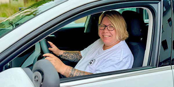 Fahrlehrerin Stephanie Ros in der Fahrschule Palfi